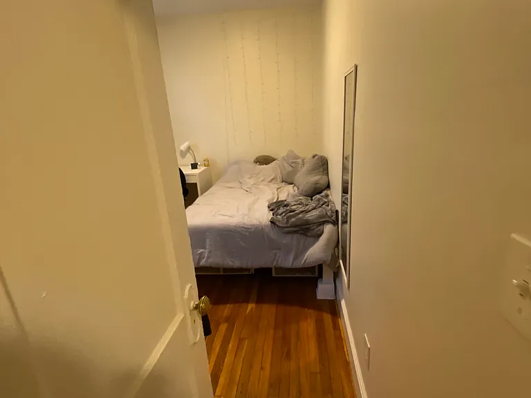 58 Queensberry St #8 — Photo 6