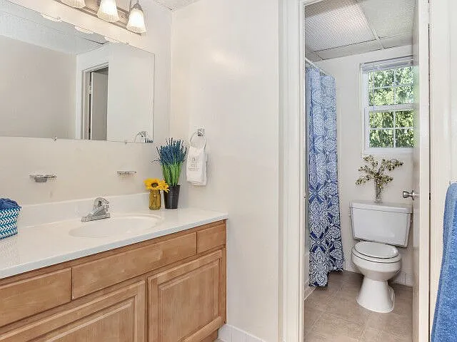 Fox Pointe — Photo 12