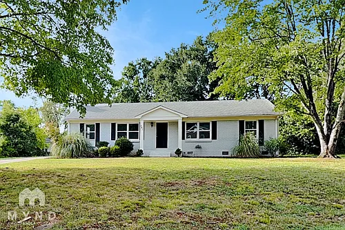 547 Whitethorn Dr Photo 1