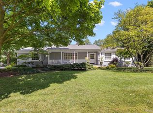 2683 Pine Ridge Rd, West Bloomfield, MI 48324