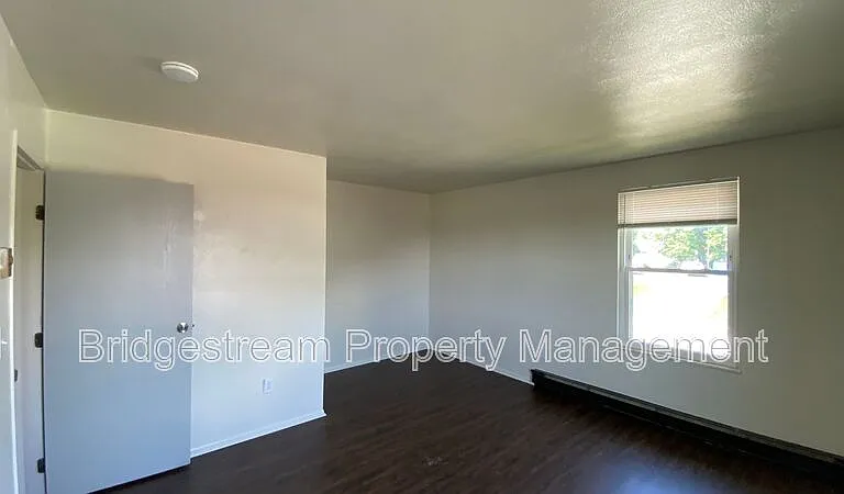1299-1 Sanlor Ave — Photo 21