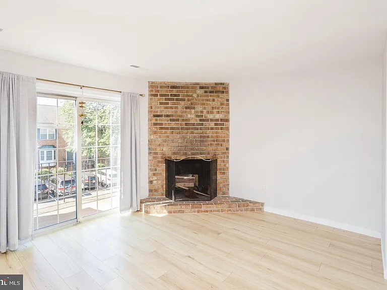 933 S Rolfe St #2 — Photo 8