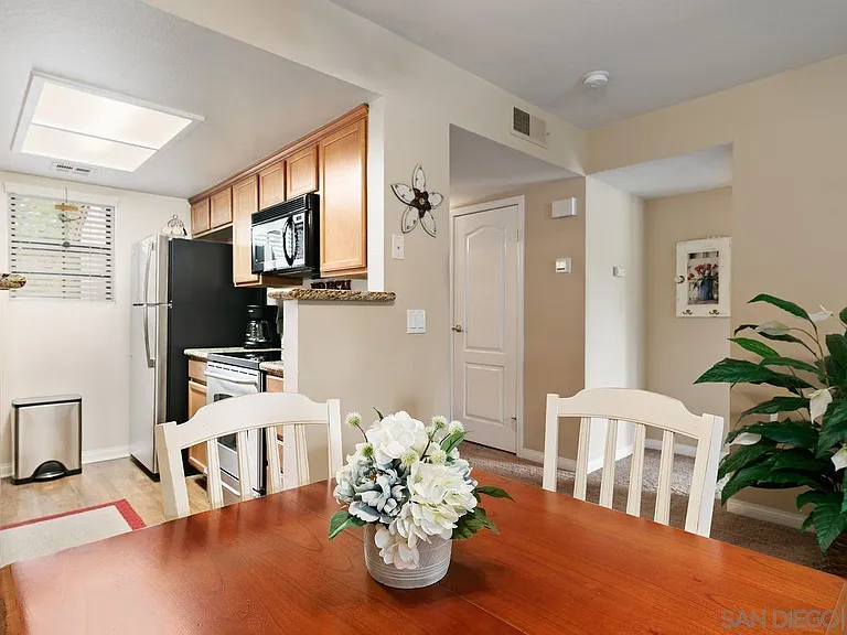 12095 Alta Carmel Ct #6 — Photo 7