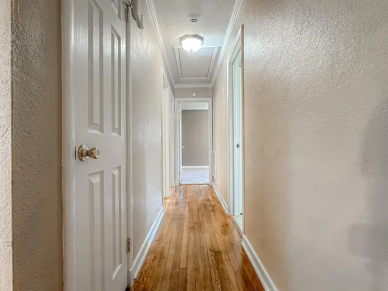 1346 Tallwood St — Photo 14