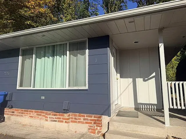 2 bed, $1,400 — Photo 1