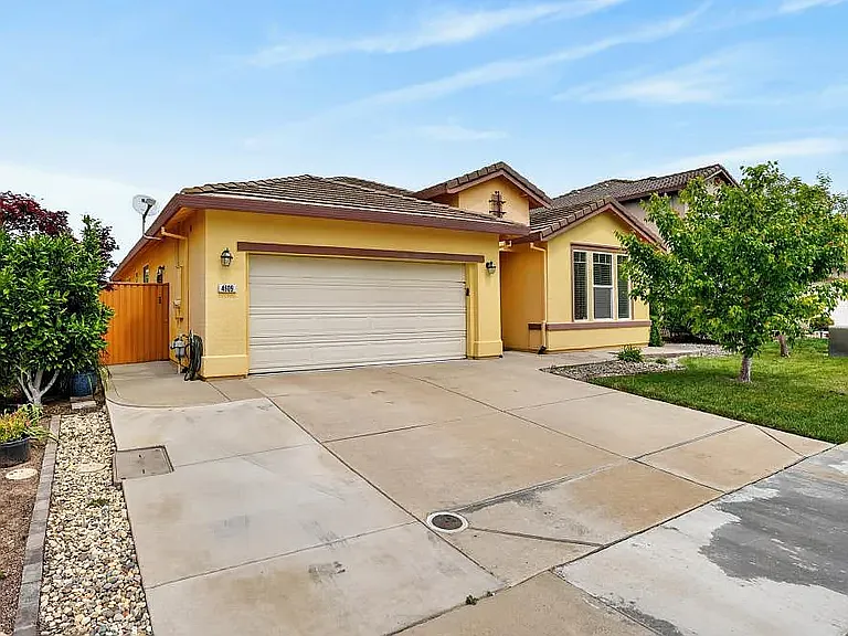 4609 Welera Way — Photo 1