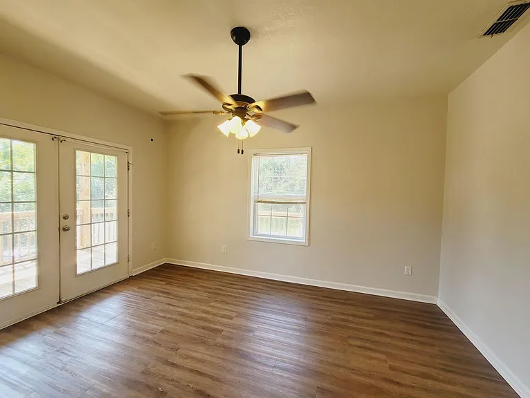 2770 Weaver Dr — Photo 4