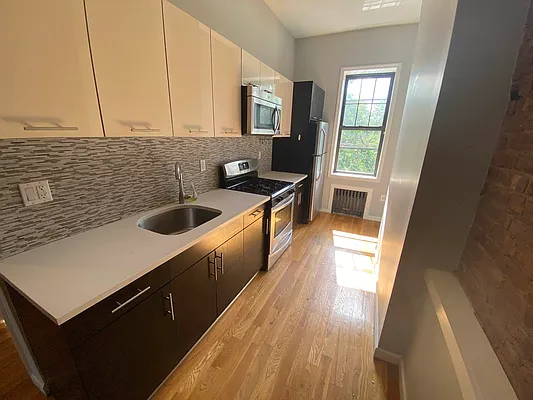 Rented by Midbrook Realty, LLC | media 21