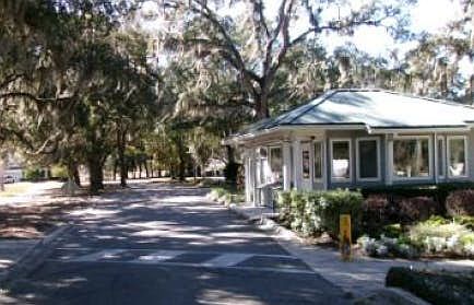 2nd image of 1971 Colonial Dr