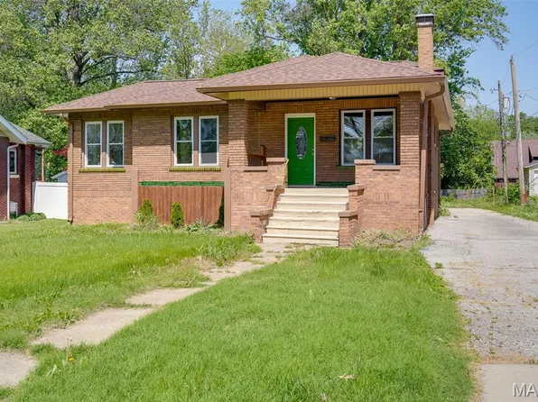24 S 95th St, Belleville, IL 62223