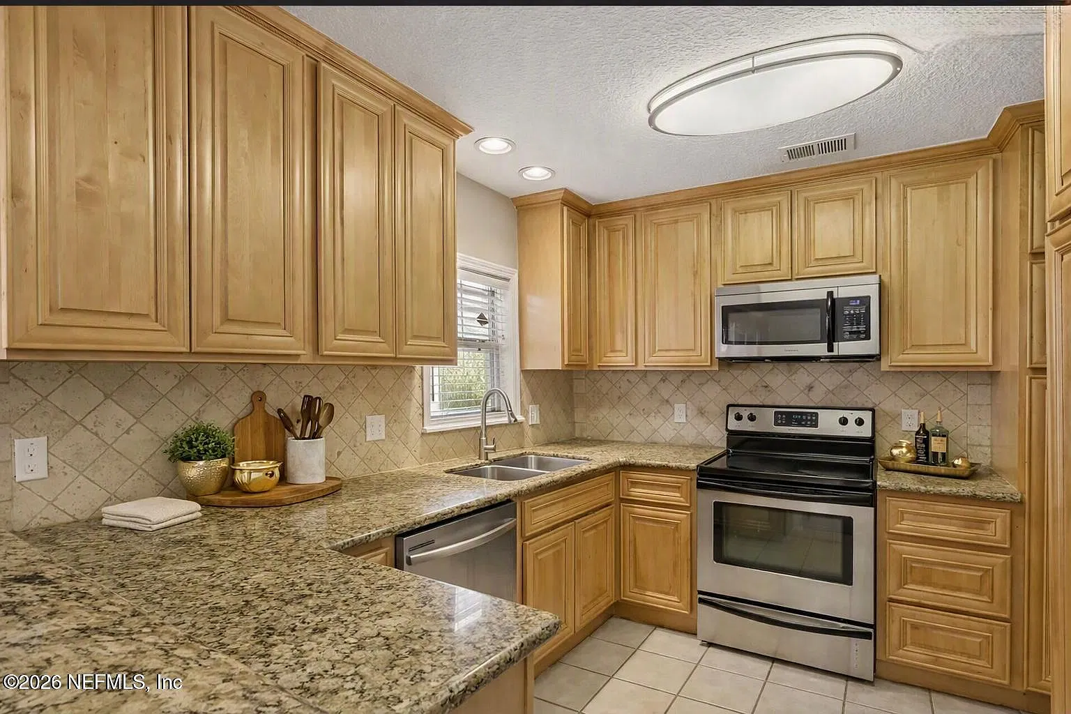 2 bed, 2.0 bath, 950 sqft, $1,650 — Photo 1