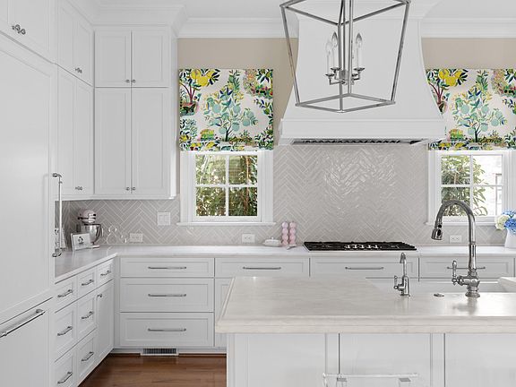 5th image of 2820 Claremont Rd