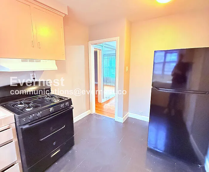 20129 Stratford Rd #2 — Photo 3