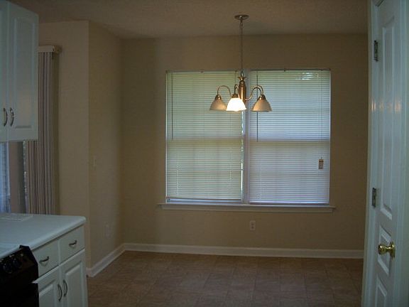 5th image of 121 Dalton Cody Dr