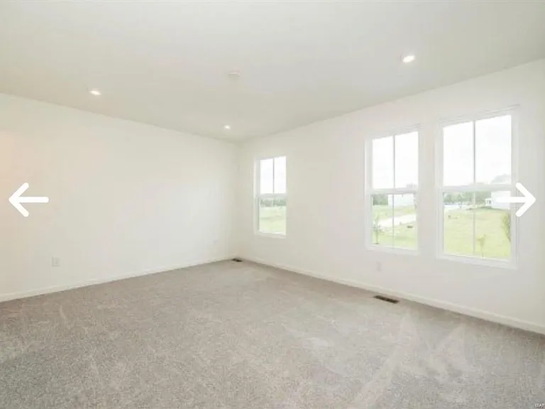 60 Mora Blvd — Photo 12