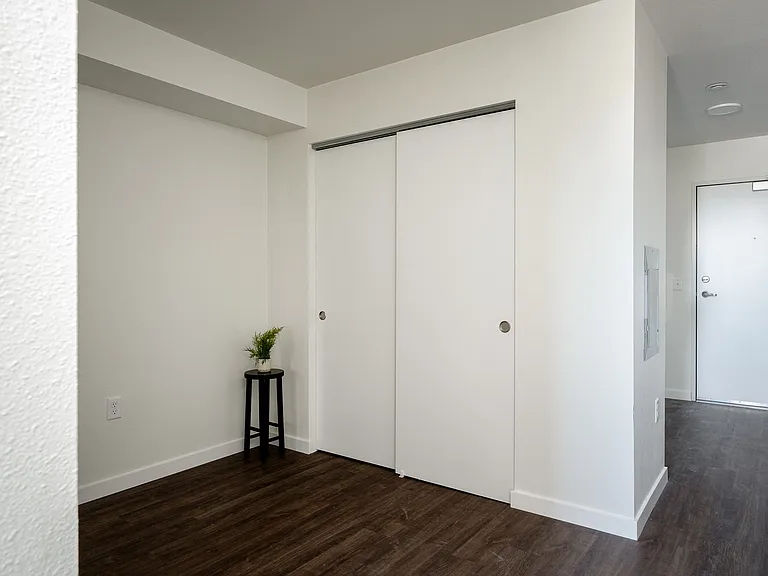 1840 Garden | Studio I Bedroom