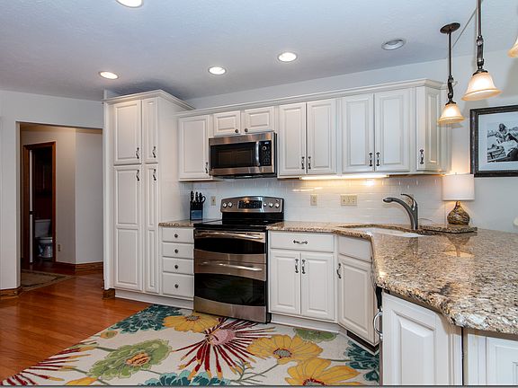 4th image of 2435 Winesap Dr