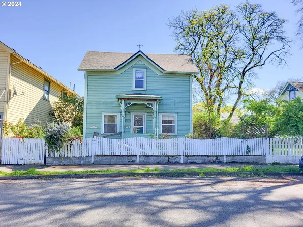 1525 SE Mill St, Roseburg, OR 97470
