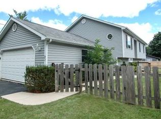 31 N Poplar Ave, Fox Lake, IL