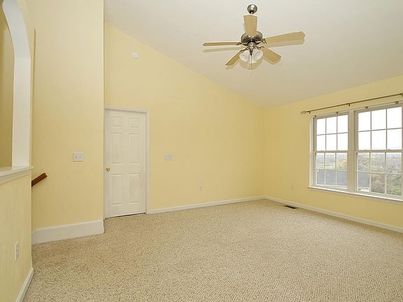 4th image of 4858 Golfview Dr