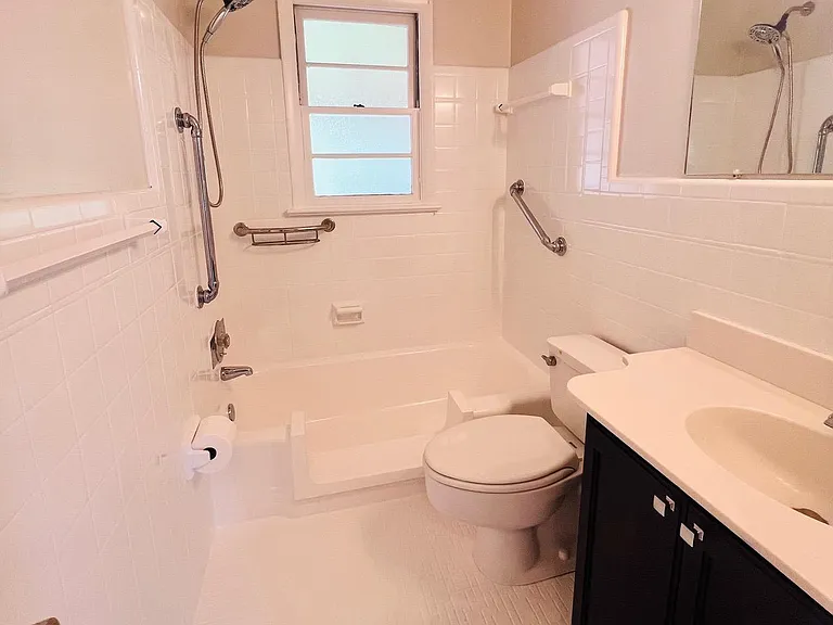 407 Anderson Ave — Photo 12