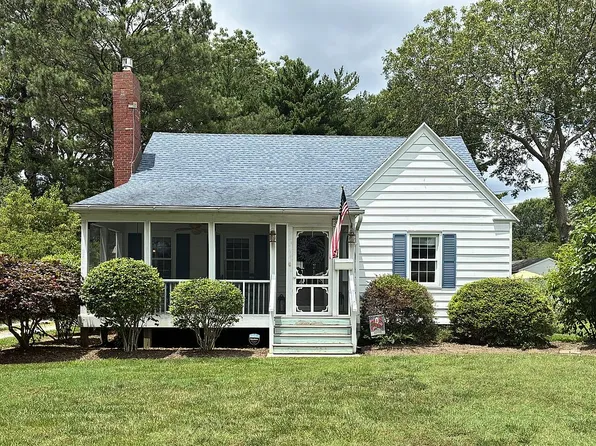 8 Sturgis St, Onancock, VA 23417