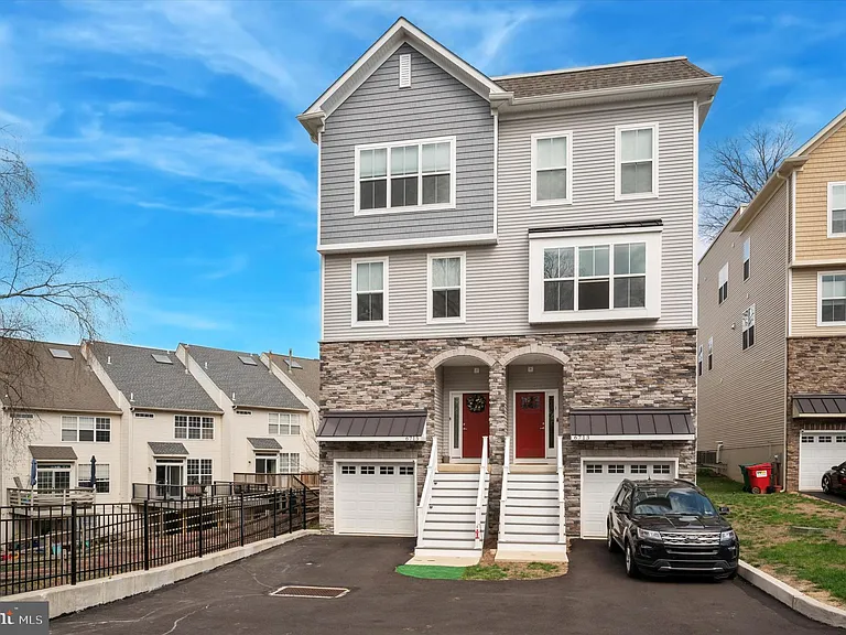 6715 Cinnaminson Ct — Photo 1