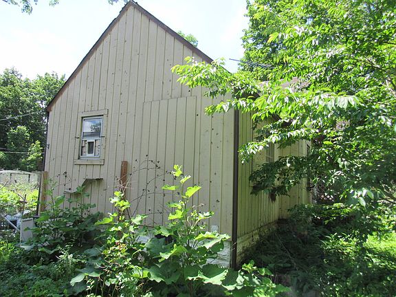 4th image of 4917 Maplehill Dr