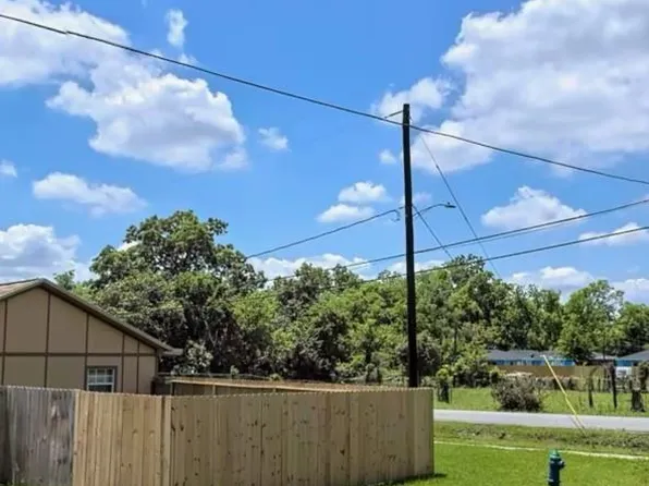 9301 Coffee St, Houston, TX 77033