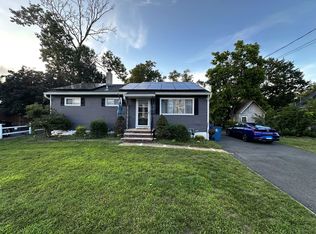 5 Nicholas Dr, Old Bridge, NJ 08857