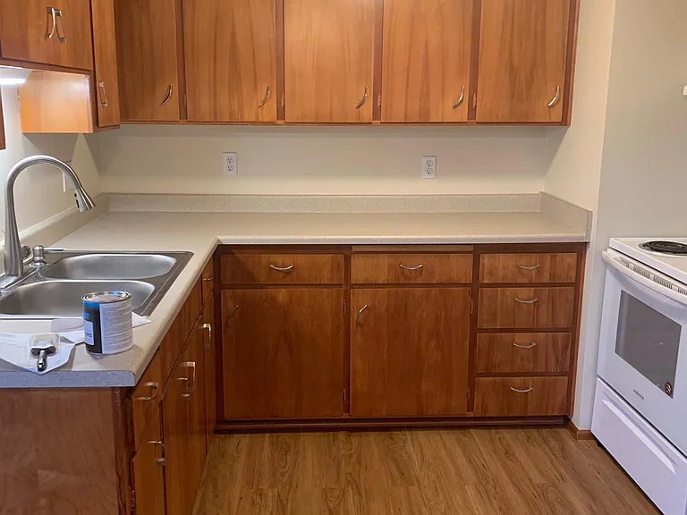 390 Laurel St — Photo 11