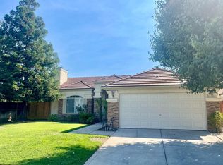 2671 E Bristol Ct, Fresno, CA 93720