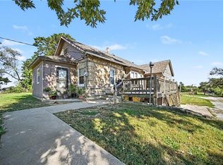 15 S 98th St, Edwardsville, KS 66111