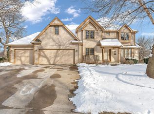 2014 Riviera Ct, Lawrence, KS 66047