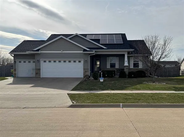 55 N Sunset Dr, North Liberty, IA 52317