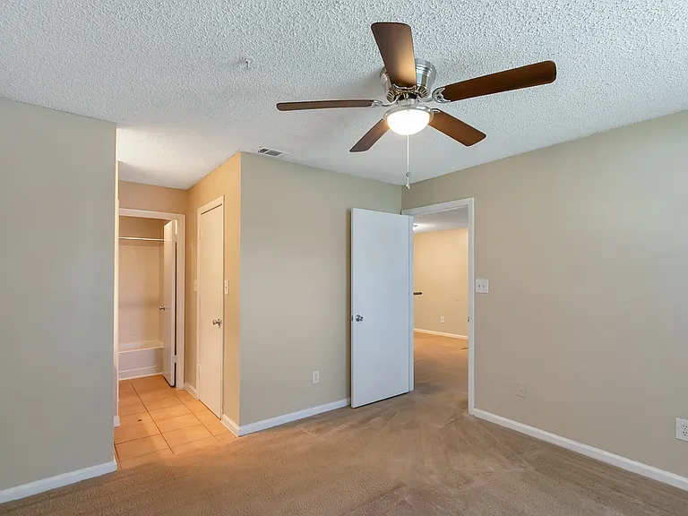 208 Afton Sq #105 — Photo 16
