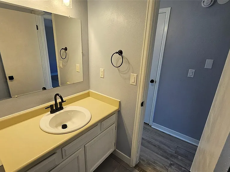 4244 S Bahama St — Photo 15
