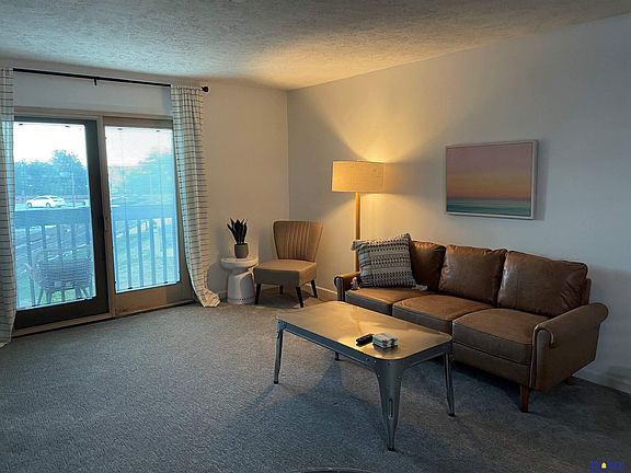 3rd image of 4000 S 56th St APT 255C