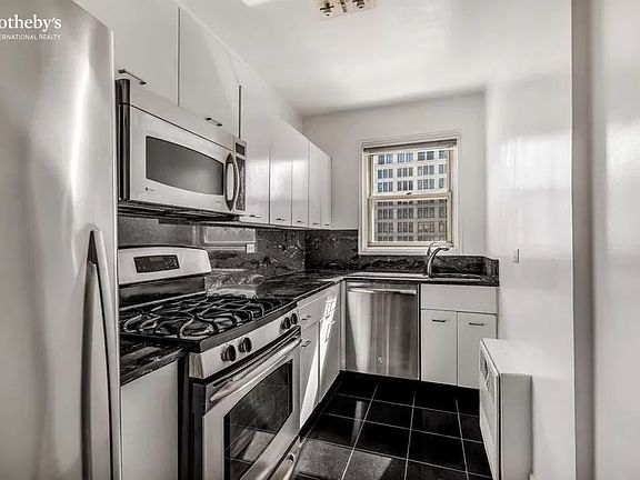 3rd image of 40 E 9th St APT 11K