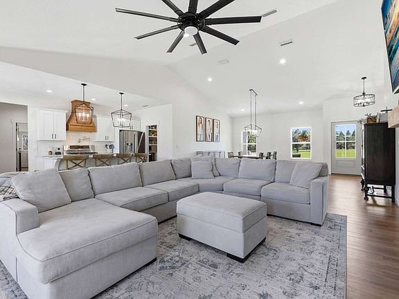 3rd image of 1680 SW Old Wire Rd