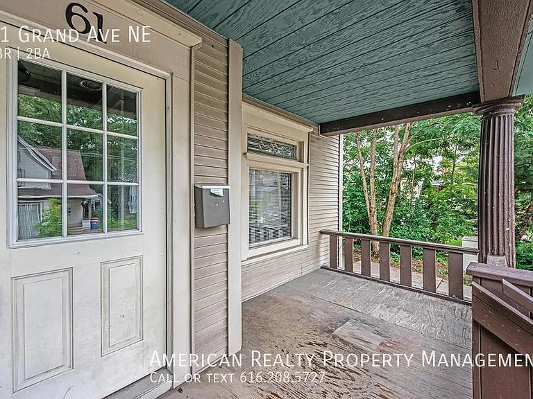 61 Grand Ave NE — Photo 3