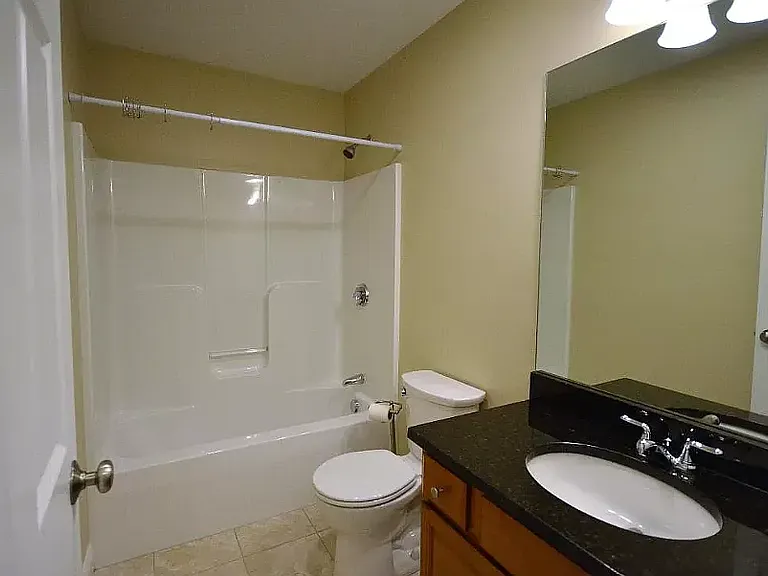865 Temple St #3 — Photo 8