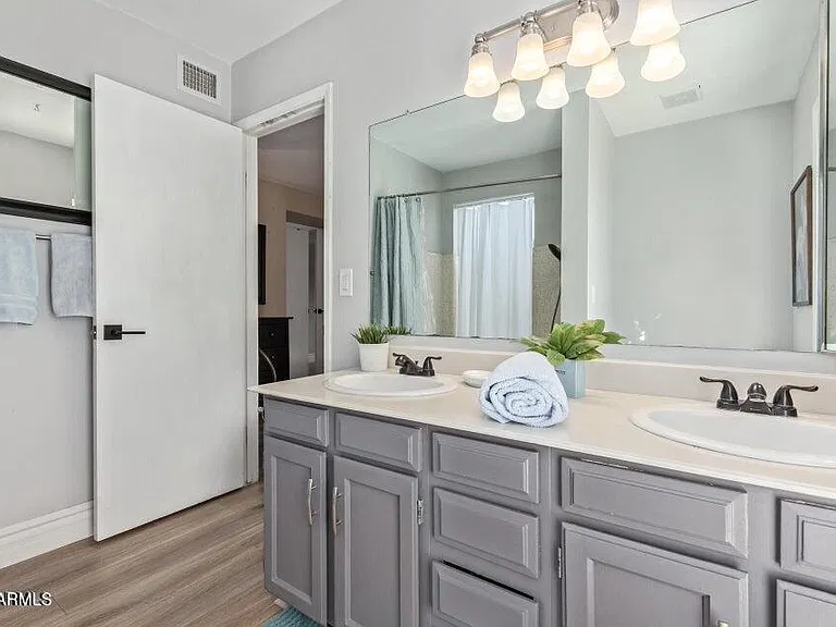 5337 E Gelding Dr — Photo 16