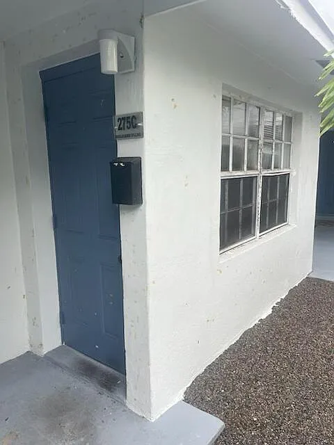 275 NW 32nd St — Photo 3