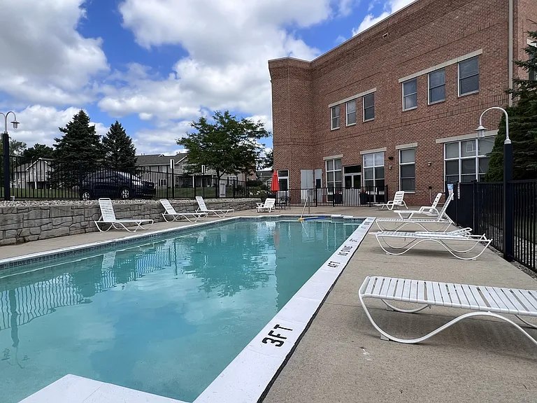 Victoria Pointe — Photo 16