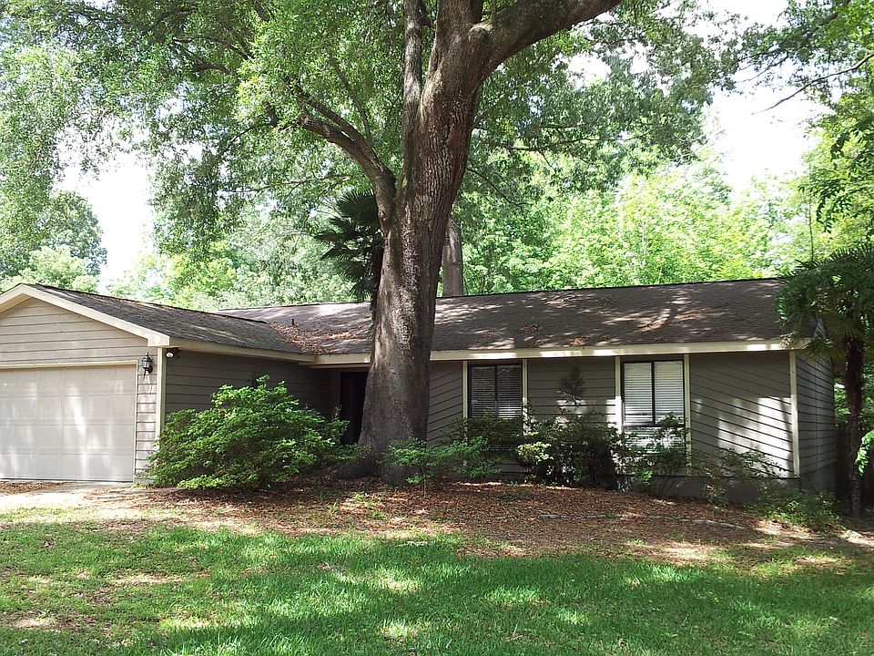 1st image of 109 Blue Heron Dr