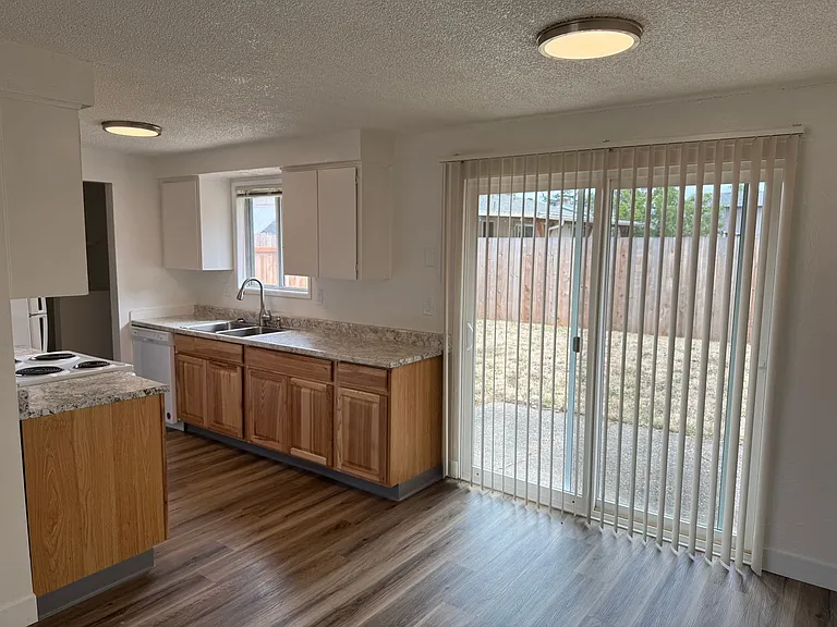 4095 Southway Loop — Photo 5