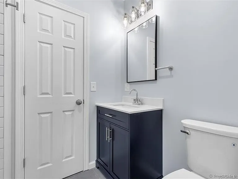 55 Admiral St #2 — Photo 14
