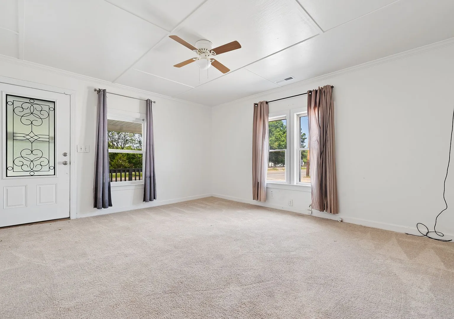 Well Maintained 3 Bedroom Home, Convenient to Downtown Wake Forest — Photo 3
