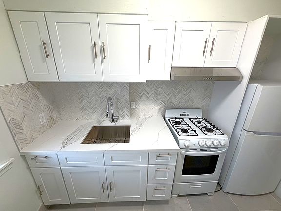 3rd image of 94-07 Alstyne Ave #2L